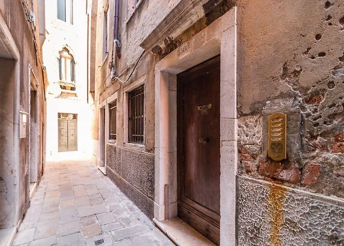 Fenice Backstage Over Canal Апартаменты