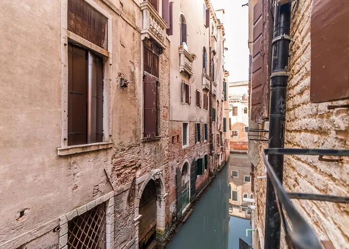 Fenice Backstage Over Canal Апартаменты