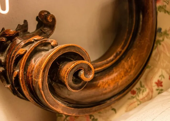 Fenice Backstage Over Canal Венеция