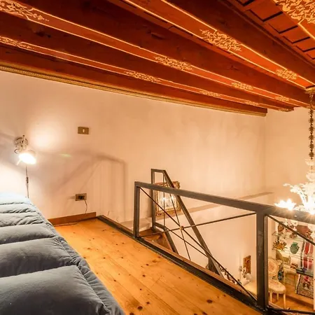 Fenice Backstage Over Canal Apartment Venice