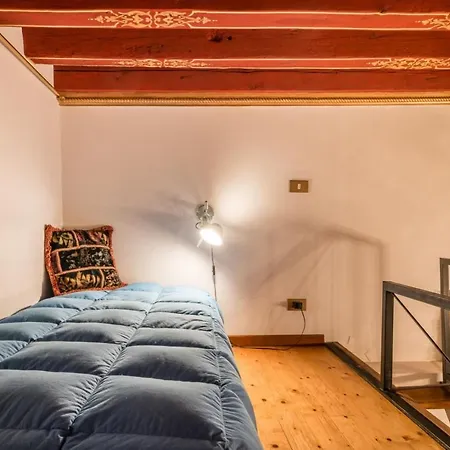 Fenice Backstage Over Canal Apartment Venice