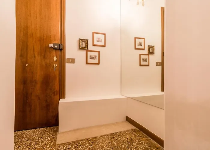 Fenice Backstage Over Canal Apartament *