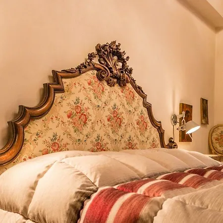 Fenice Backstage Over Canal