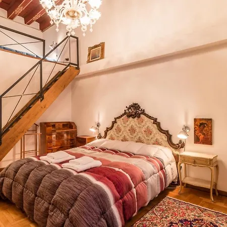 Fenice Backstage Over Canal Apartment *