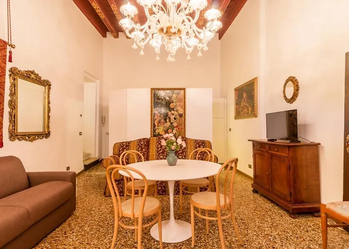 Apartment Fenice Backstage Over Canal