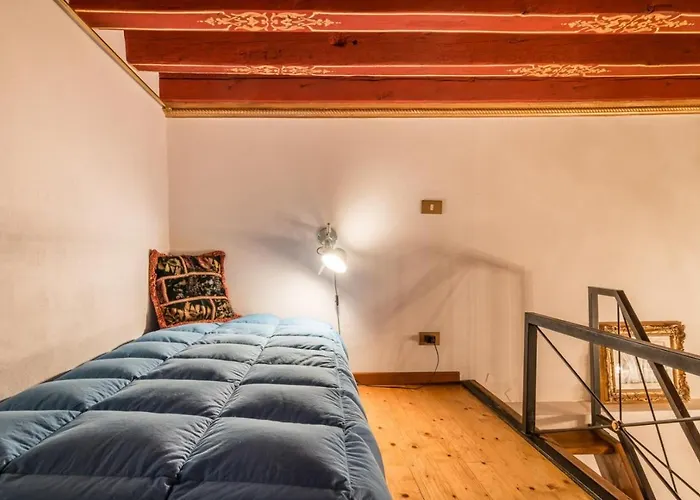 Fenice Backstage Over Canal Apartment Venedig