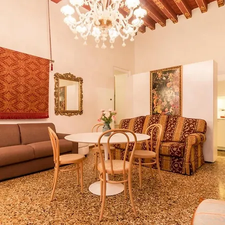 דירה Fenice Backstage Over Canal *