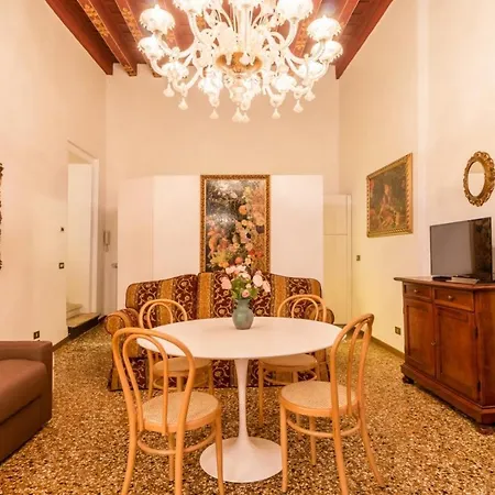 דירה Fenice Backstage Over Canal